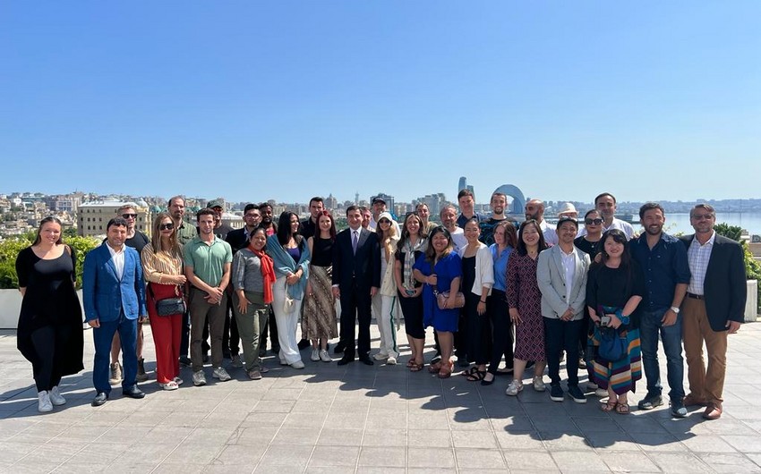 Hikmət Hacıyev beynəlxalq səyahətçilərə təşəkkür etdi - FOTOLAR