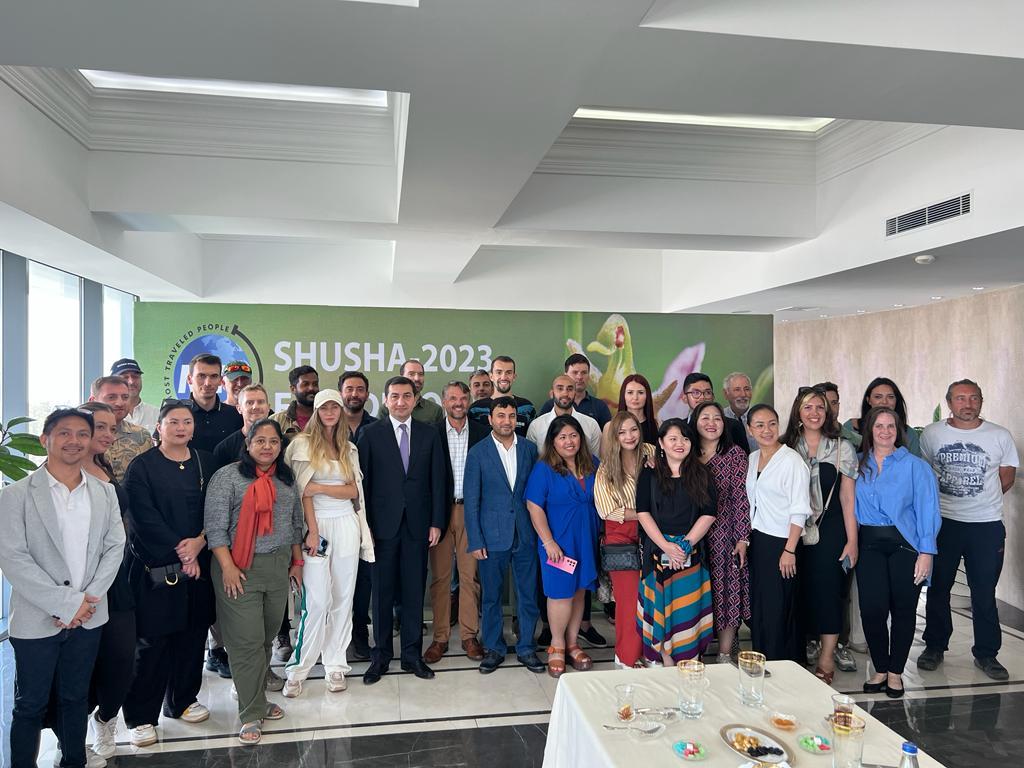 Hikmət Hacıyev beynəlxalq səyahətçilərə təşəkkür etdi - FOTOLAR 3 Hikmət Hacıyev beynəlxalq səyahətçilərə təşəkkür etdi - FOTOLAR