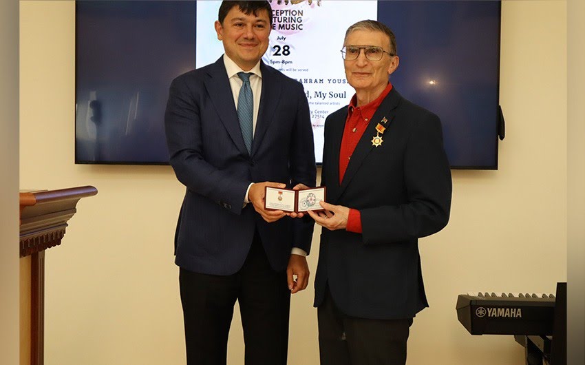 Aziz Sancara Azərbaycanın medalı təqdim edildi - FOTO 1 Aziz Sancara Azərbaycanın medalı təqdim edildi - FOTO