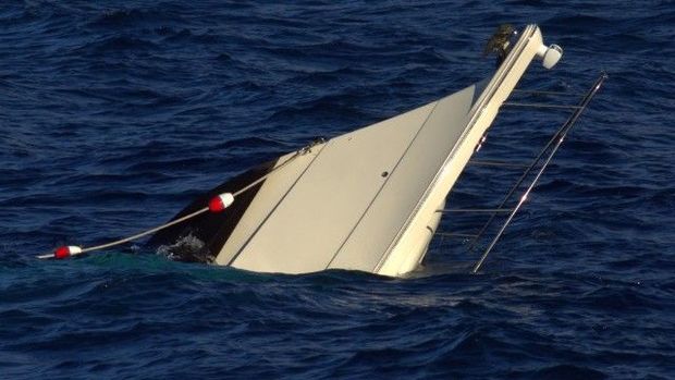 1632572010 sinking boat ship crash 250713