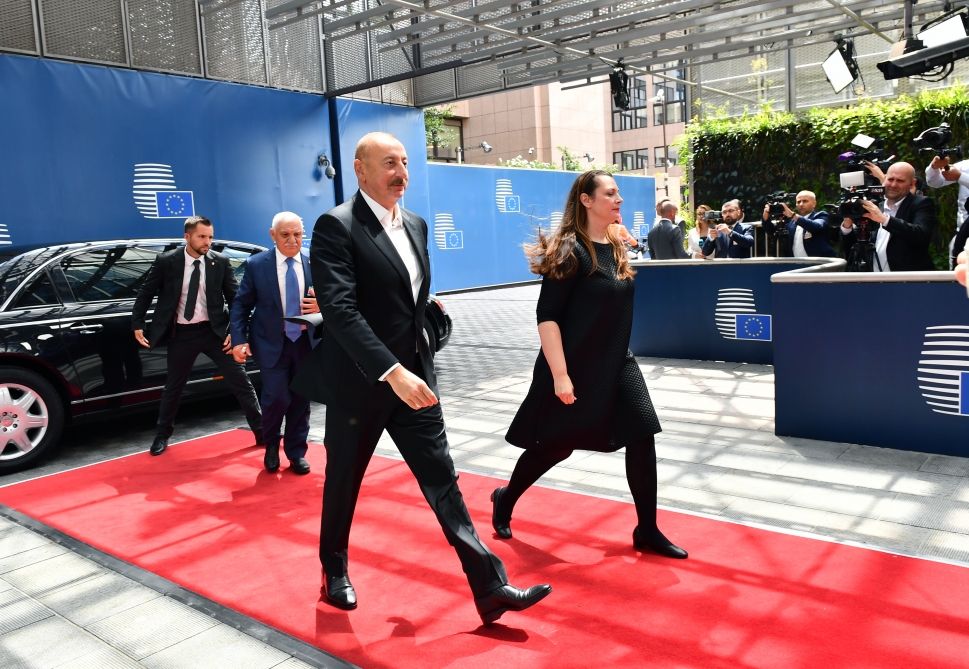 Brüsseldə üçtərəfli görüş oldu - FOTO / VİDEO