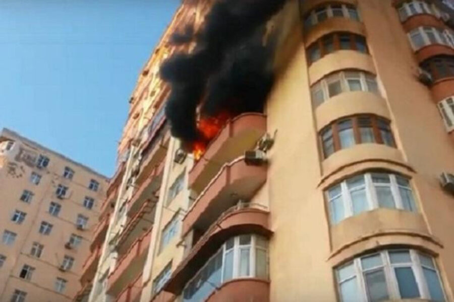 Yasamalda binada yanğın: sakinlər təxliyə olundu - VİDEO 1 Yasamalda binada yanğın: sakinlər təxliyə olundu - VİDEO