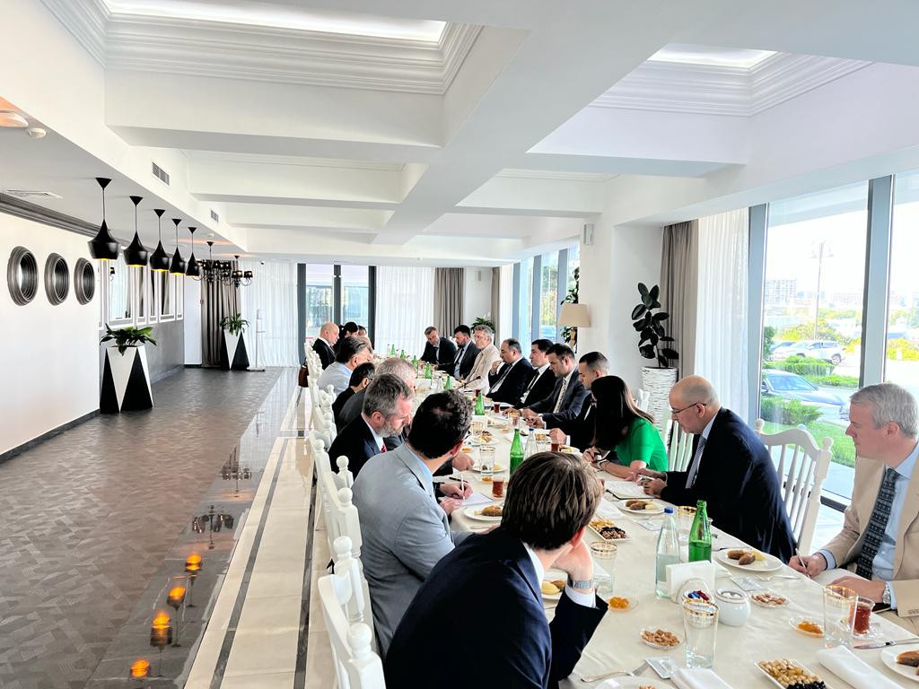 Hikmət Hacıyev əcnəbi diplomatlarla görüşdü - FOTO