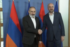 Şarl Mişellə Nikol Paşinyan arasında görüş başladı