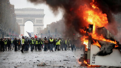 S GiletsJaunes ChampsElysees