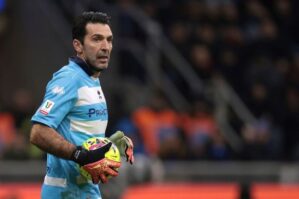 Buffon karyerası ilə bağlı qərar verdi
