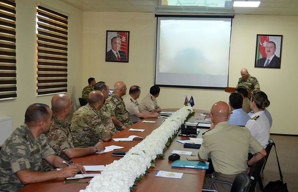 NATO generalı Azərbaycan Ordusunda aparılan islahatlardan danışdı - FOTO