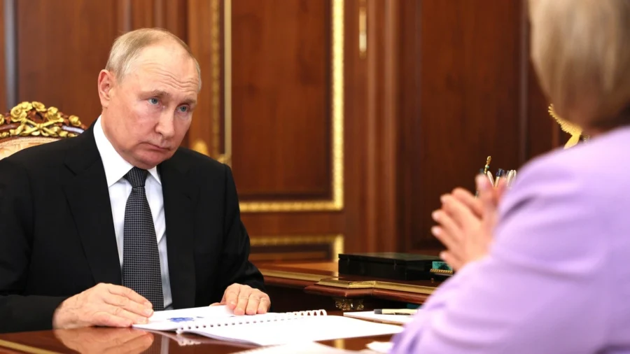 Putindən Ukraynanın 4 bölgəsi ilə bağlı QƏRAR