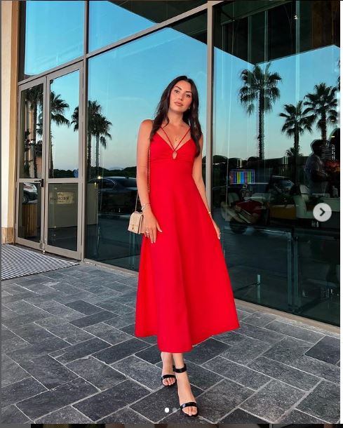 Safuranın 65 manatlıq geyimi müzakirələrə səbəb oldu - Foto