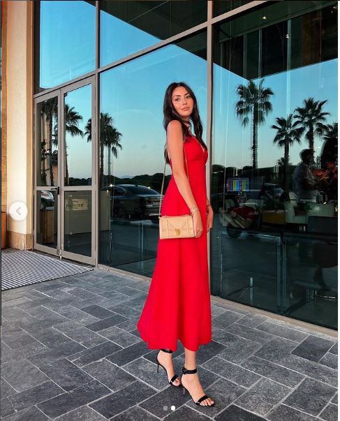 Safuranın 65 manatlıq geyimi müzakirələrə səbəb oldu - Foto