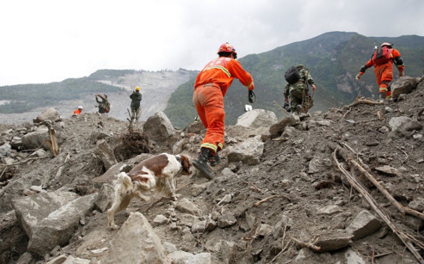 Torpaq sürüşməsinə görə 21 nəfər öldü - 900 ev işıqsız qaldı