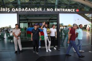 Ermənini məğlub edən Çingiz Vətəndə belə qarşılandı - FOTO