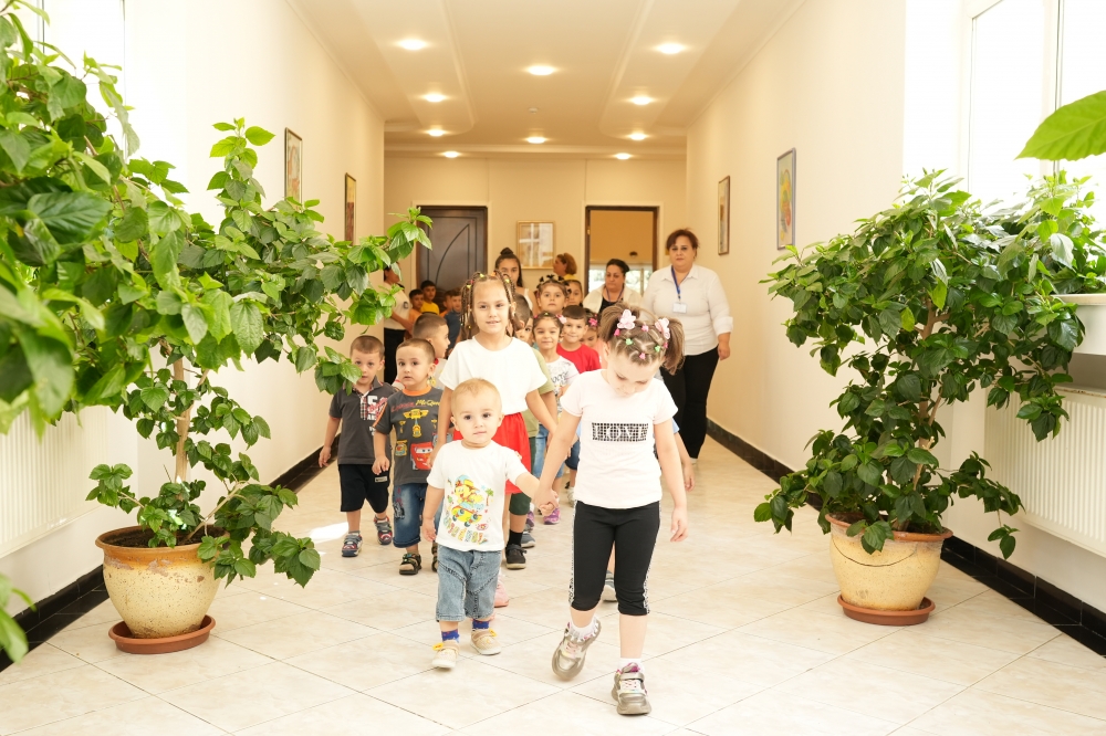 Mehriban Əliyeva uşaqları belə sevindirdi - FOTOLAR