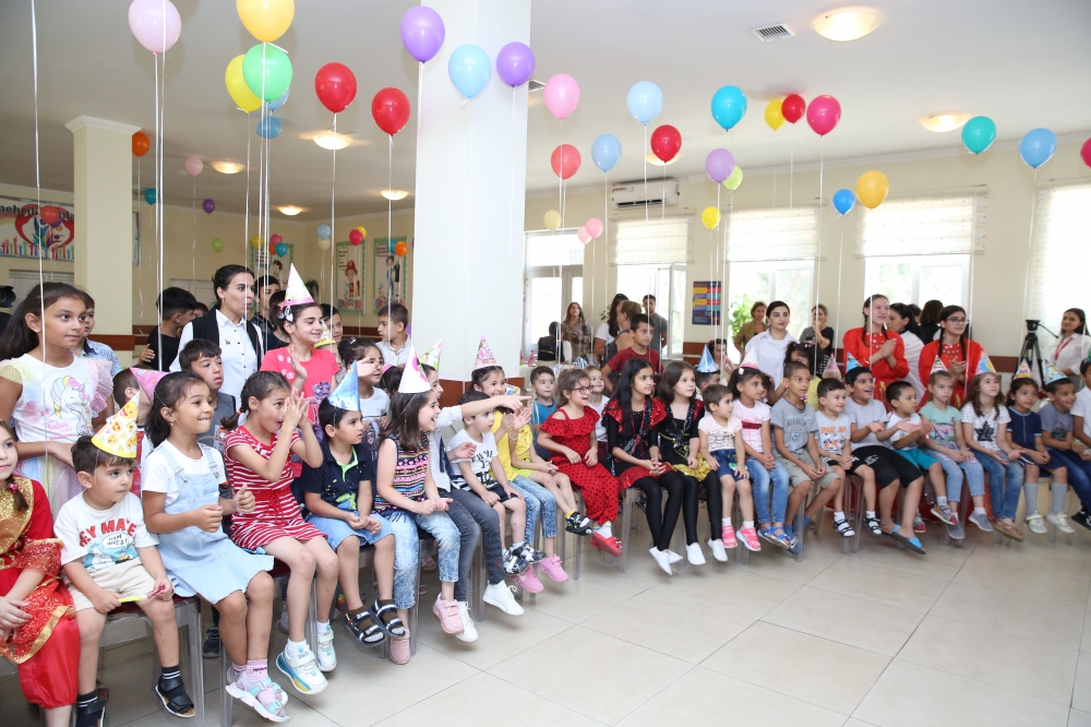 Mehriban Əliyeva uşaqları belə sevindirdi - FOTOLAR