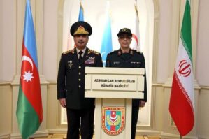 Zakir Həsənov iranlı generalla danışdı