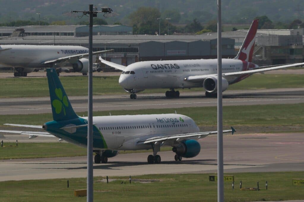 28uk airport delays pvgc jumbo