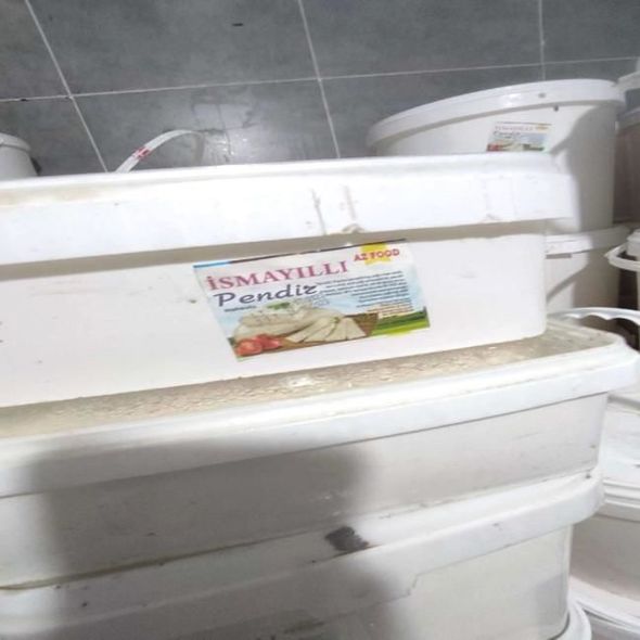 Bu çeşidləri alanların diqqətinə: Pendir anbarından şok görüntülər - FOTOLAR