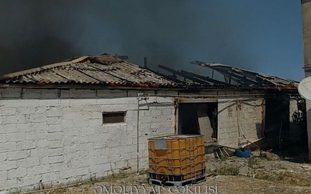 Siyəzəndə obyekt yandı