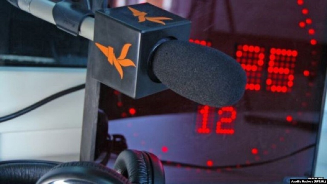 Azadliq Radiosunun kecmis əməkdaslari sikayətlərinin cavabsiz qaldigini deyirlər