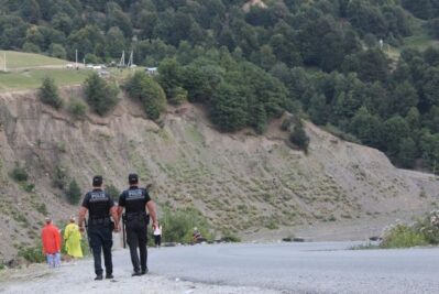 Polis 9348765