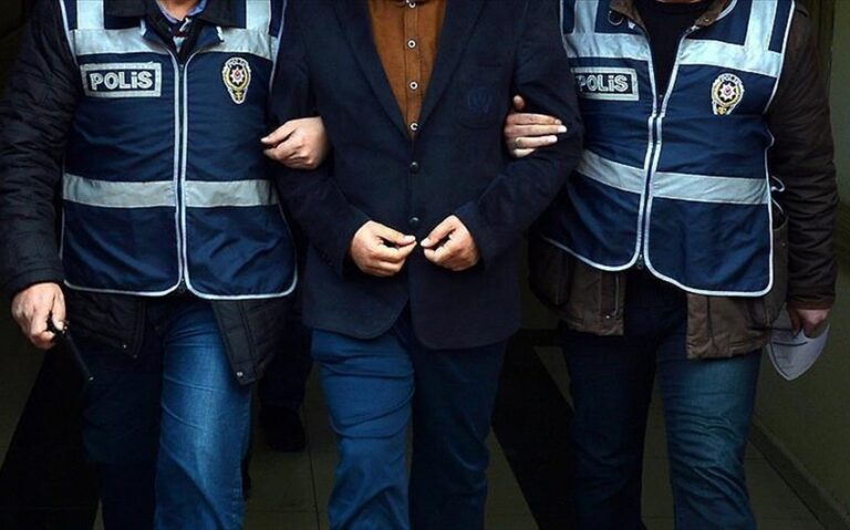 Türkiyədə daha bir bələdiyyə sədri saxlanıldı - FOTO