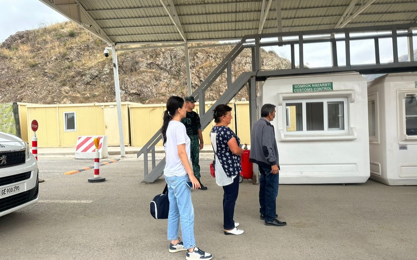 Ermənilər Laçın postundan belə keçir - FOTOLAR