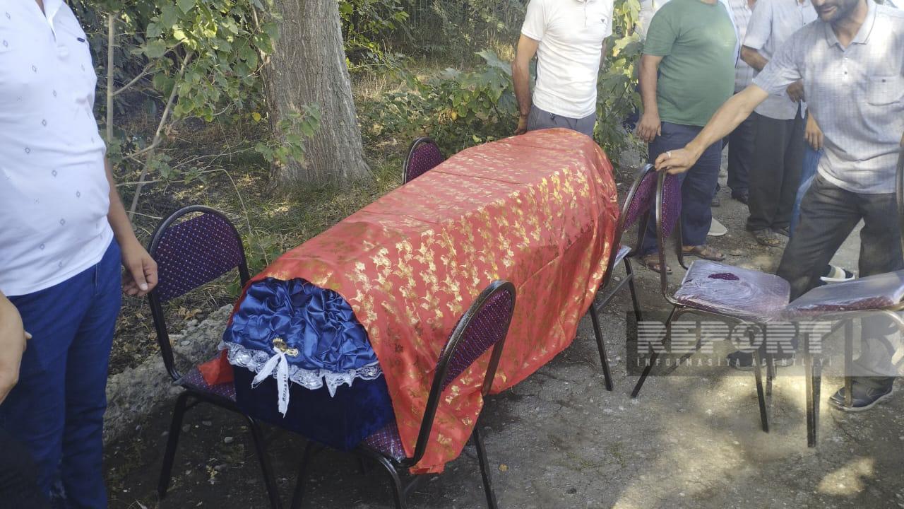 Ukraynada öldürülən azərbaycanlıların nəşləri Vətənə gətirildi - FOTOLAR