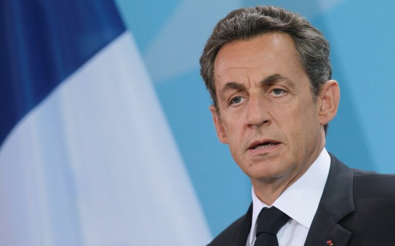 Sarkozi həbs günlərindən yazdı: "Qonşu məhkum..."