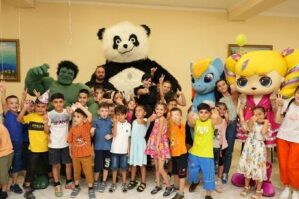 Mehriban Əliyeva uşaqları belə sevindirdi - FOTOLAR