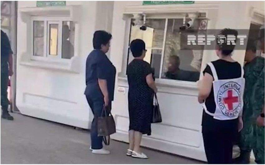 Ermənilər Laçın postundan keçir - VİDEO