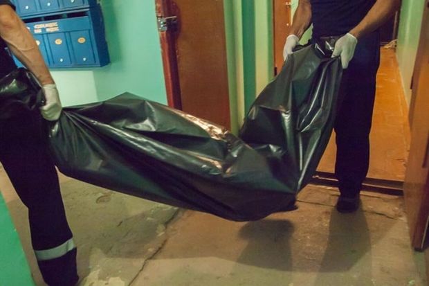 Ötən il vəfat edən rejissorun meyiti Moskvadakı mənzilində tapıldı