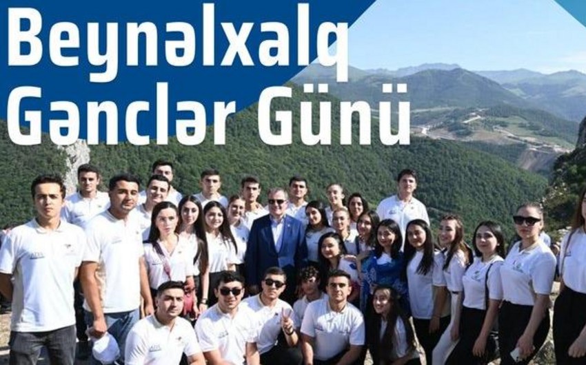 XİN gəncləri təbrik etdi - FOTO