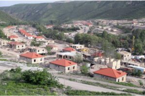 Laçının Zabux kəndinə ilk köç başlayır