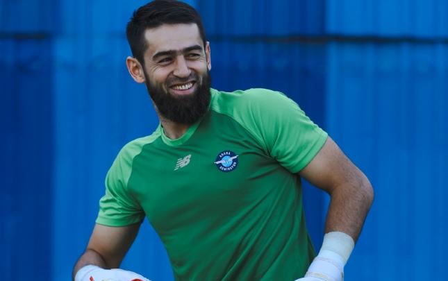 Şahruddindən uğursuz debüt: Meydana çıxdı, 2 dəqiqə sonra qol buraxdı