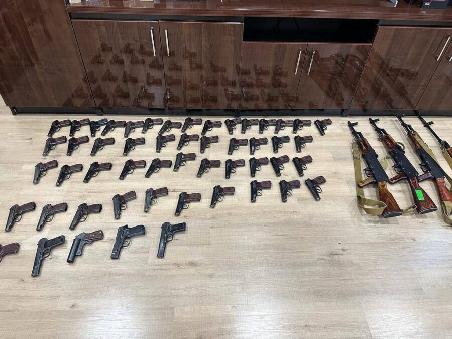 Xankəndidə qondarma rejimin “polisləri” silahlarını qoyub qaçdı – ŞOK VİDEO