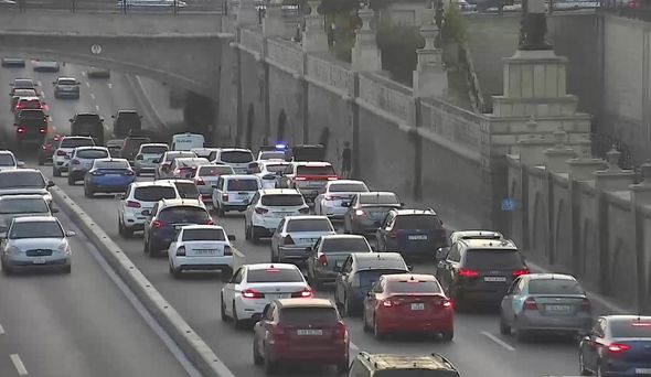 Nasaz avtomobil tuneldə qaldı, tıxac yarandı - FOTO