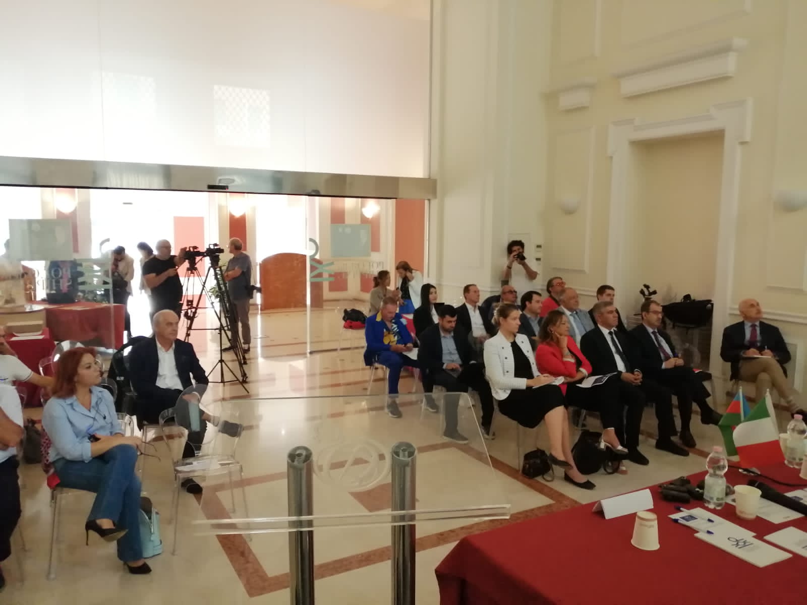 Neapolda Heydər Əliyevin 100 illik yubileyi münasibətilə beynəlxalq elmi konfrans keçirildi - VİDEO