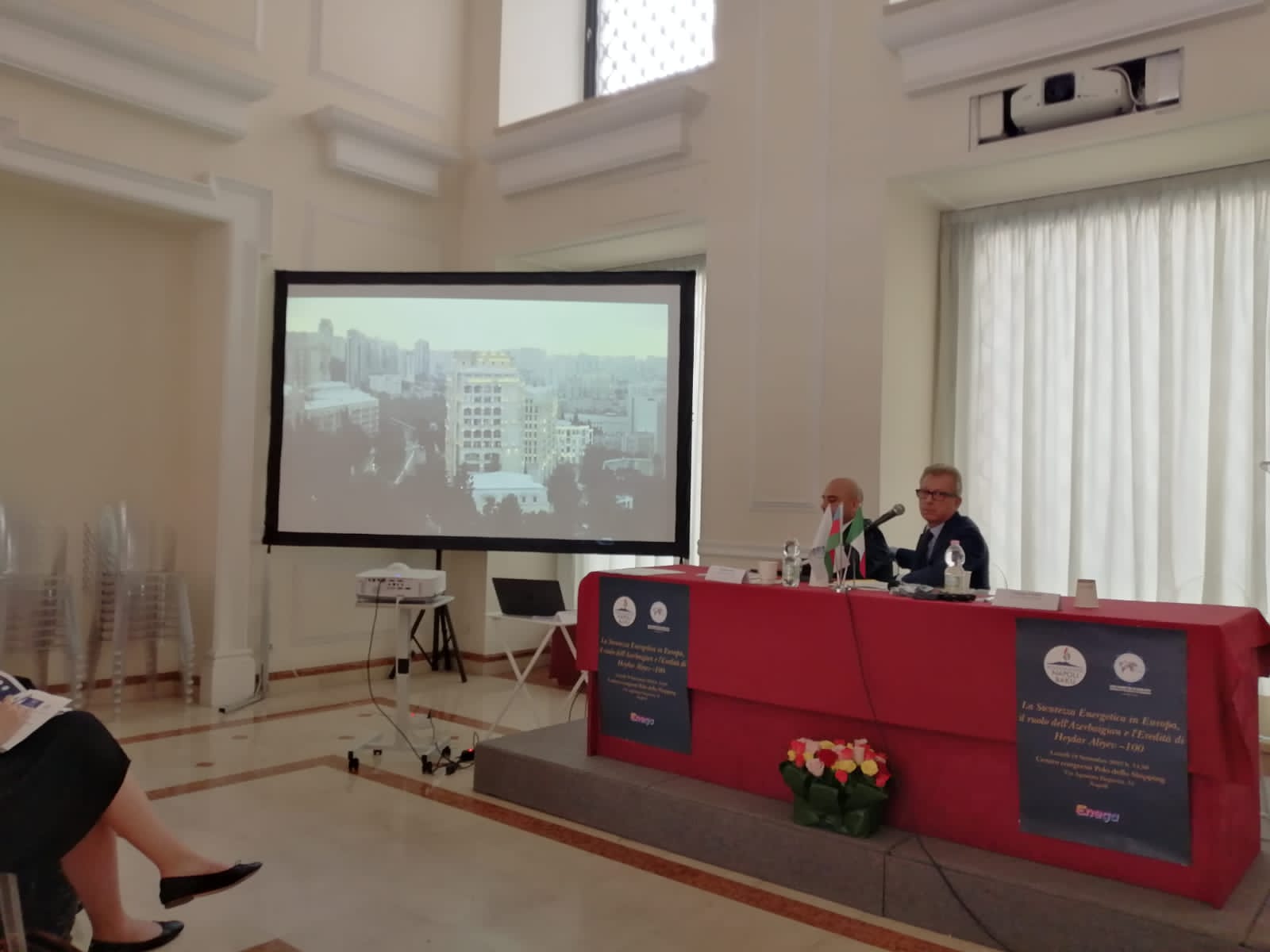 Neapolda Heydər Əliyevin 100 illik yubileyi münasibətilə beynəlxalq elmi konfrans keçirildi - VİDEO