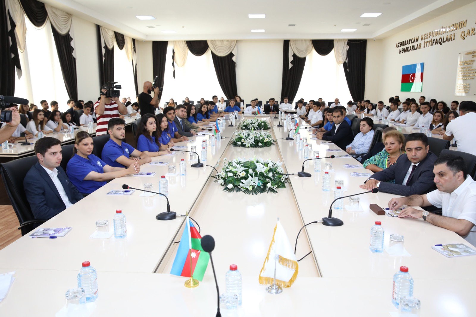 AHİK gənclərin iştirakı ilə konfrans keçirdi - FOTOLAR