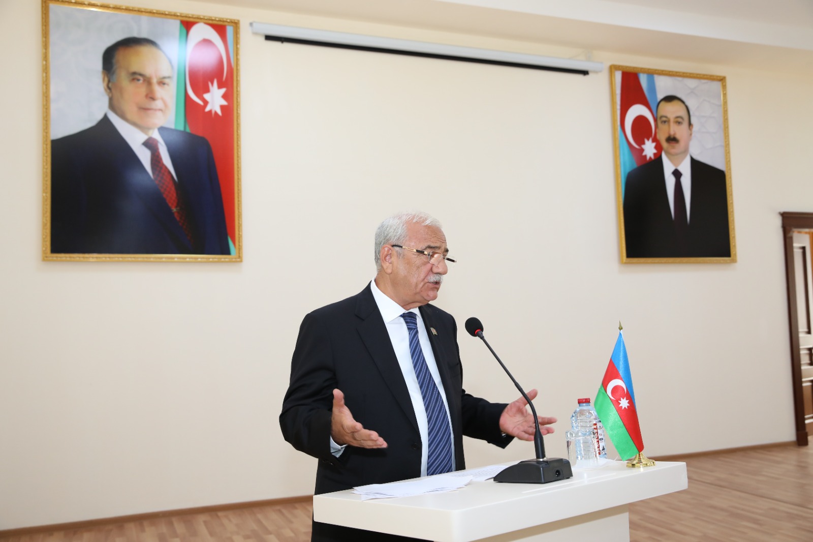 AHİK gənclərin iştirakı ilə konfrans keçirdi - FOTOLAR