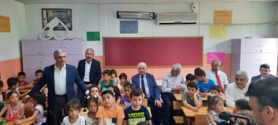 Azərbaycandan türkiyəli məktəblilərə jest - FOTOLAR