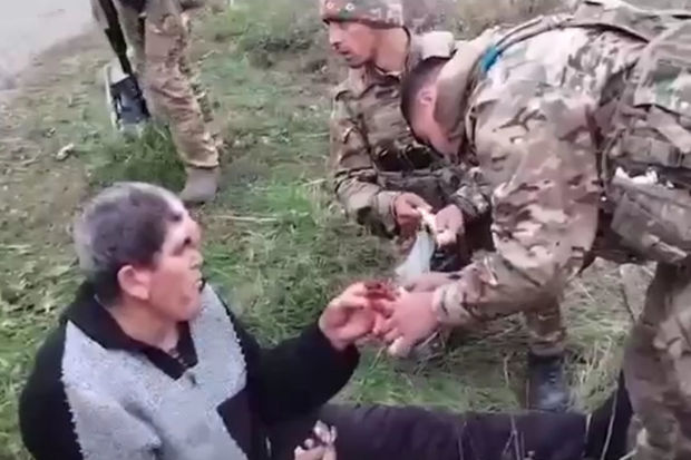 Əsgərlərimiz Qarabağın erməni sakininə kömək etdilər - VİDEO