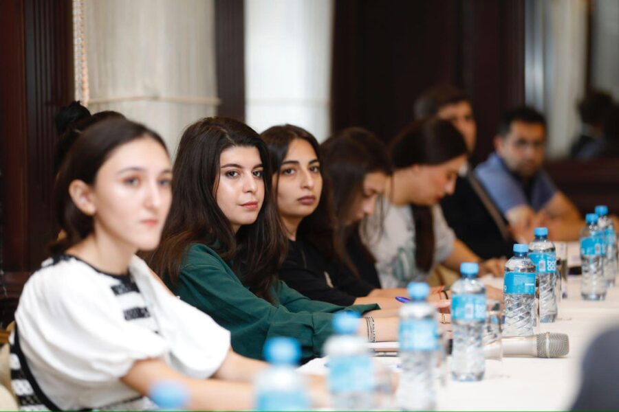 AQTA və MEDİA jurnalistlər üçün təlim keçirir - FOTOLAR 4 me 14