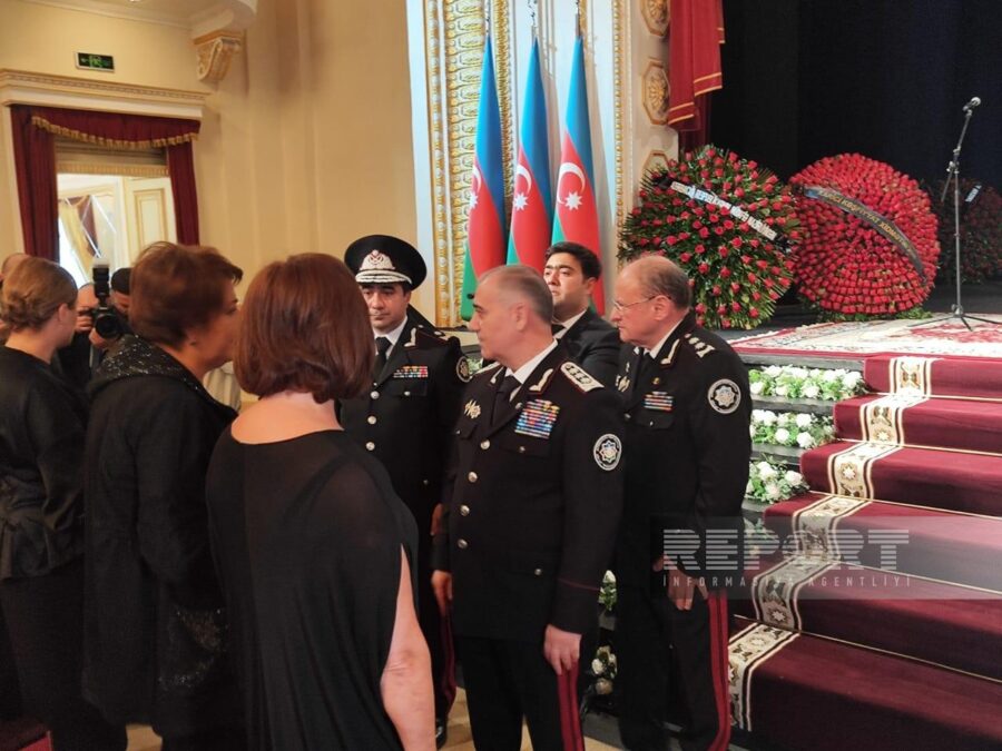 Milli Qəhrəman Riad Əhmədov dəfn edildi - YENİLƏNİB