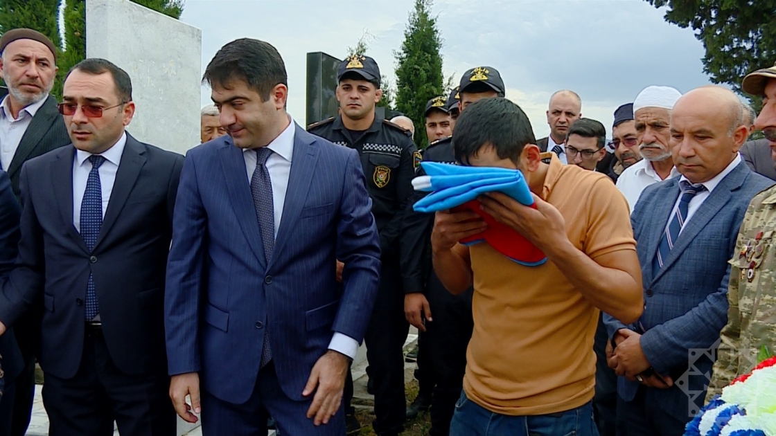 30 il əvvəl itkin düşən şəhidin qalıqları torpağa tapşırıldı - FOTO