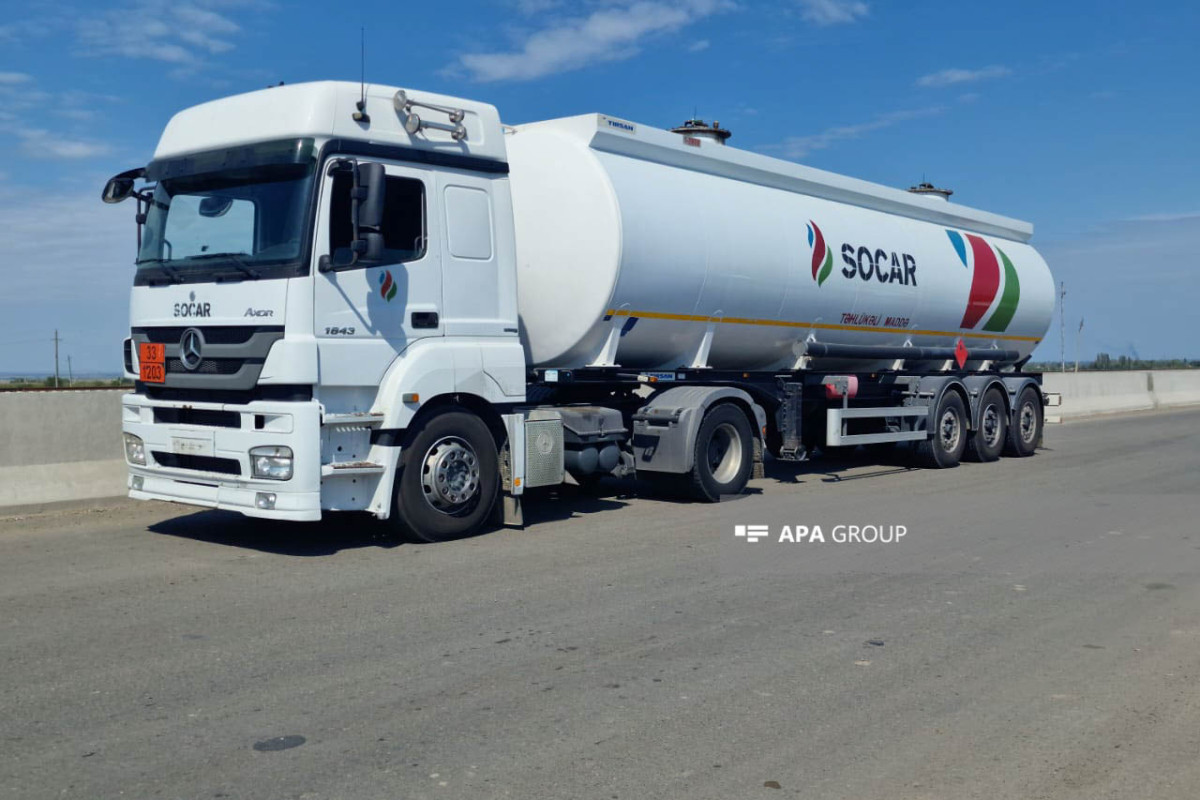 Yanacaqla dolu daha 2 avtomobil Xankəndiyə yola düşdü - VİDEO