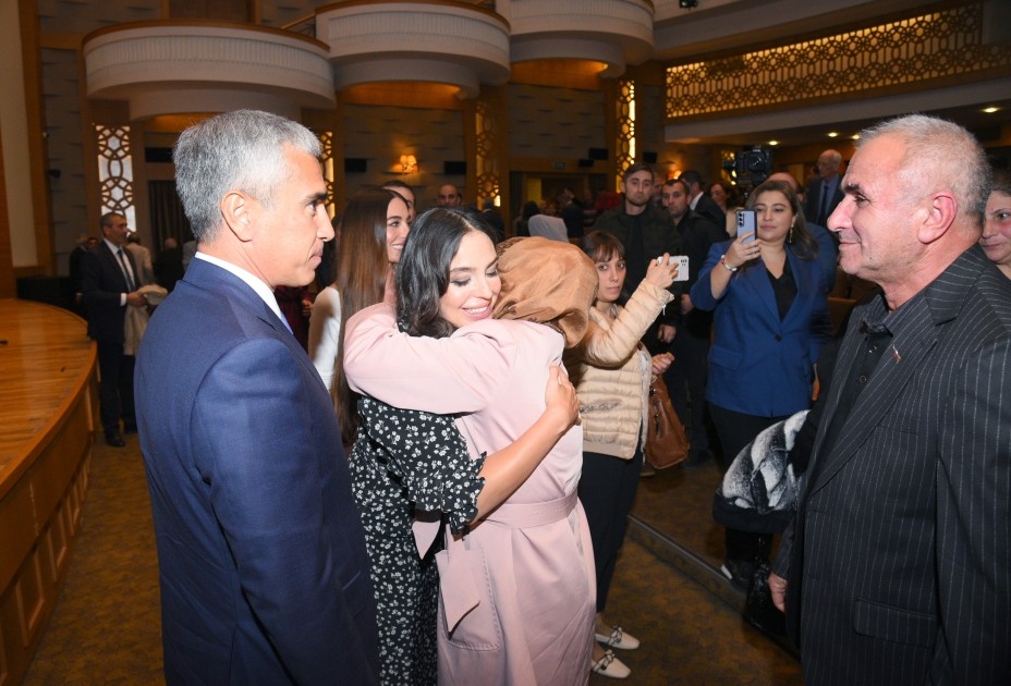 Leyla və Arzu Əliyevalar "Oğul" filminin təqdimatında - FOTOLAR