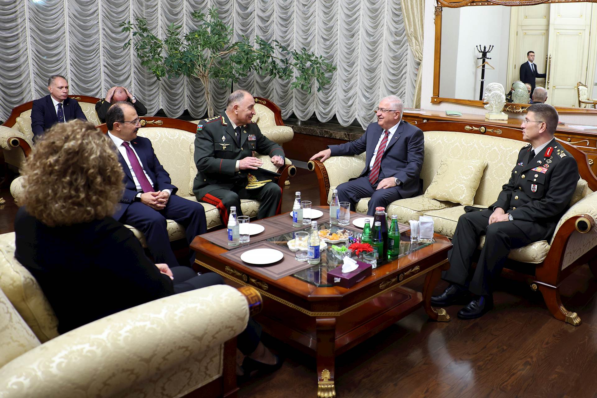 Yaşar Gülər Bakıya gəldi - FOTOLAR / VİDEO