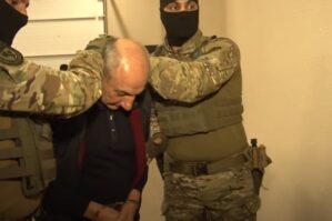 Bako Saakyan və Arkadi Qukasyanın saxlanılma görüntüləri - VİDEO