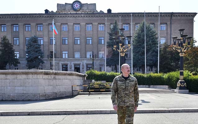 İlham Əliyev Xankəndidə Azərbaycan Bayrağını ucaltdı - VİDEO 3 İlham Əliyev Xankəndidə Azərbaycan Bayrağını ucaltdı - VİDEO